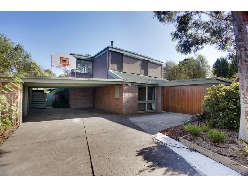 13 St Georges Court, Glen Waverley VIC 3150