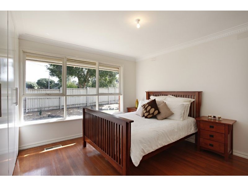 42 Withers Avenue, Mulgrave VIC 3170