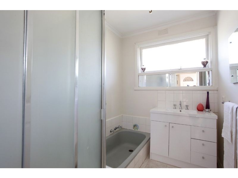 42 Withers Avenue, Mulgrave VIC 3170