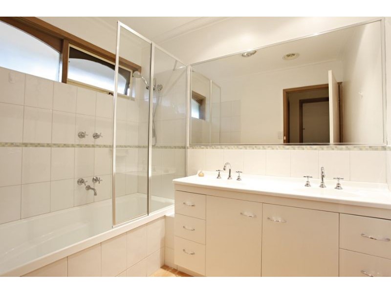 6 Tristram Court, Glen Waverley VIC 3150