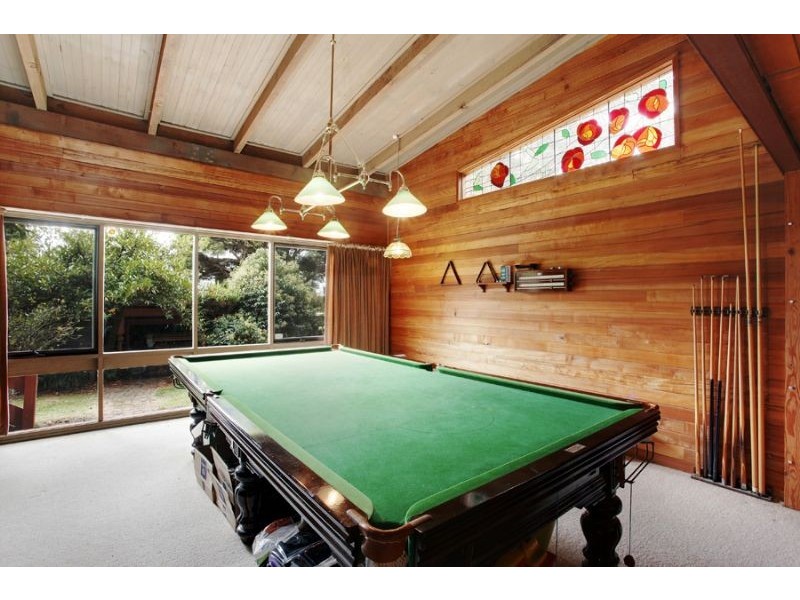 323 Gallaghers Road, Glen Waverley VIC 3150