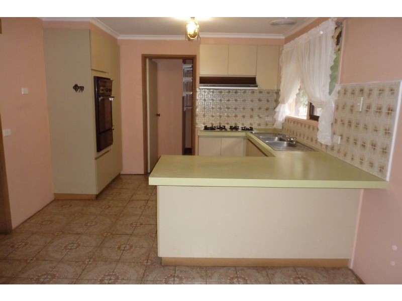 17 Parsons Avenue, Glen Waverley VIC 3150