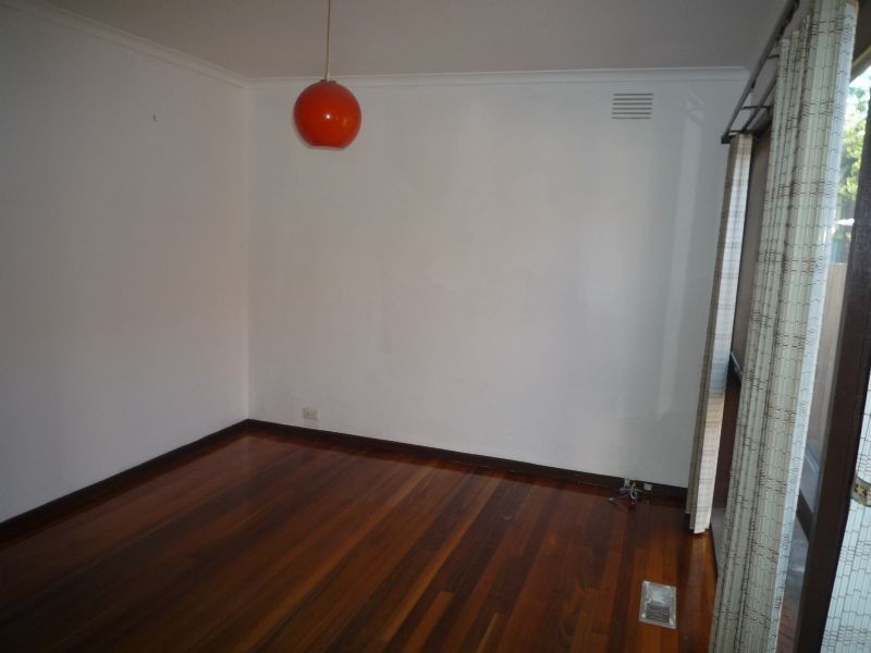 11 Mark Court, Chadstone VIC 3148