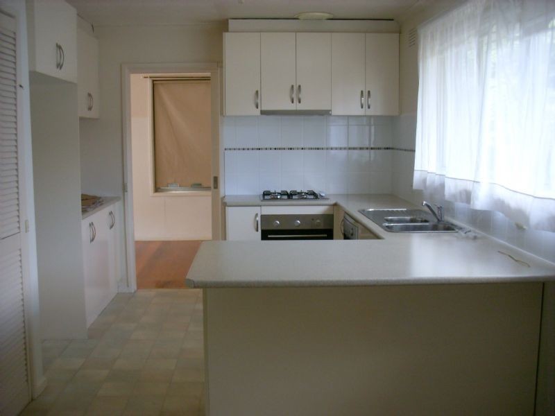 4 Wynyard Street, Glen Waverley VIC 3150