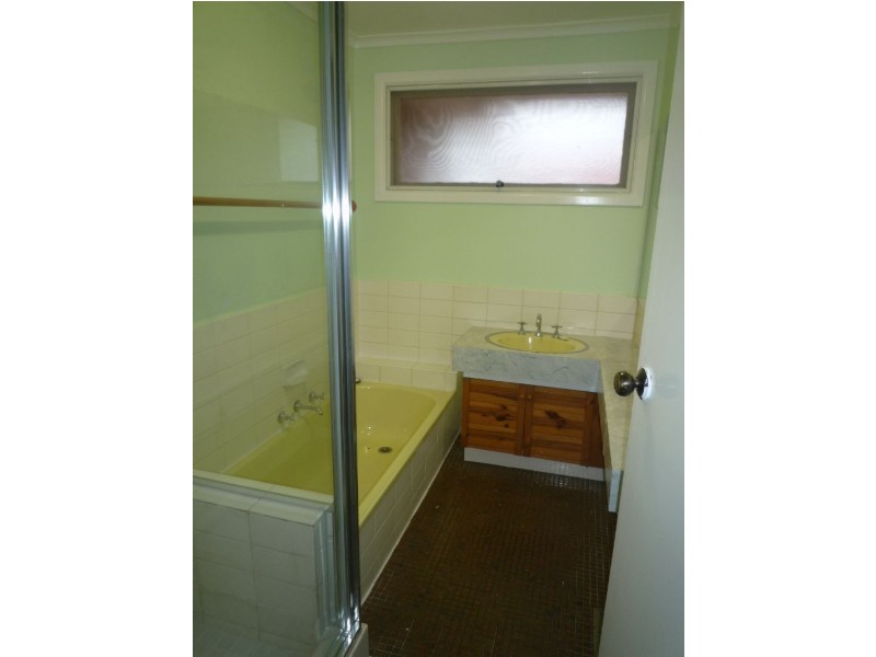 5 Newhaven Road, Burwood East VIC 3151