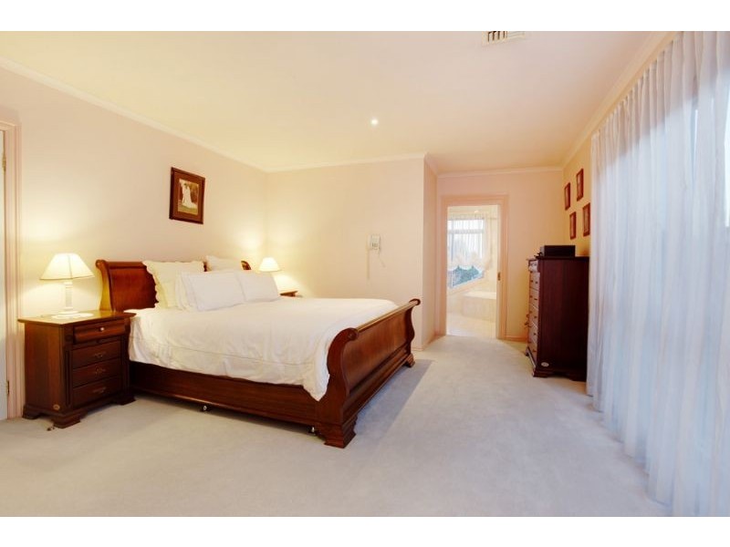 37 Baker Avenue, Glen Waverley VIC 3150