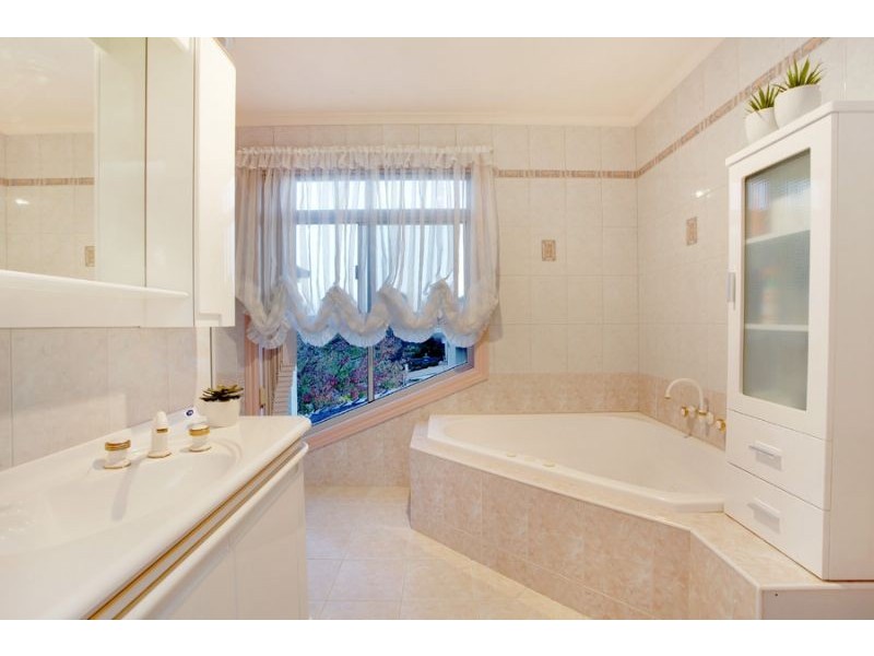 37 Baker Avenue, Glen Waverley VIC 3150