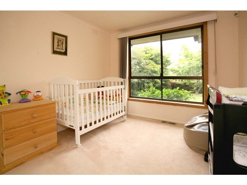 13 Whites Lane, Glen Waverley VIC 3150