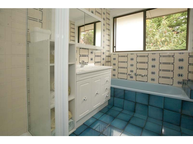 13 Whites Lane, Glen Waverley VIC 3150