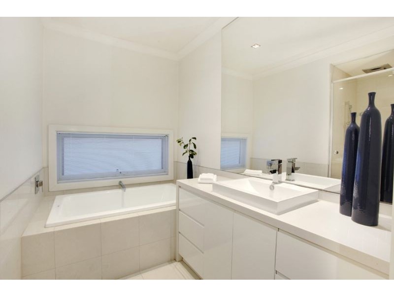 2 Madura Court, Wheelers Hill VIC 3150