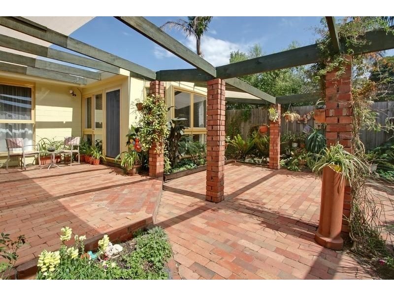 31 Lomond Drive, Glen Waverley VIC 3150