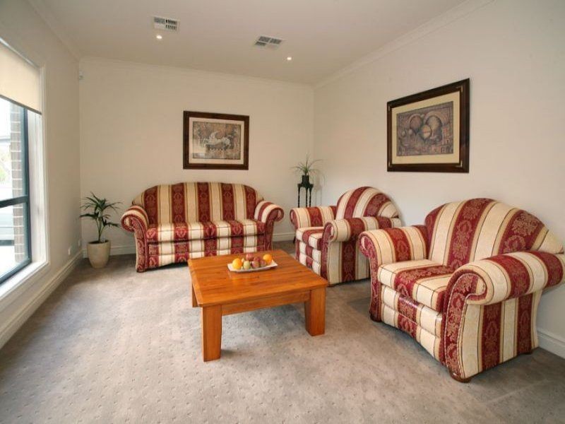 2/647 High Street Road, Glen Waverley VIC 3150