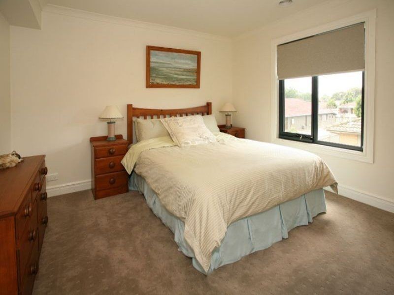 2/647 High Street Road, Glen Waverley VIC 3150