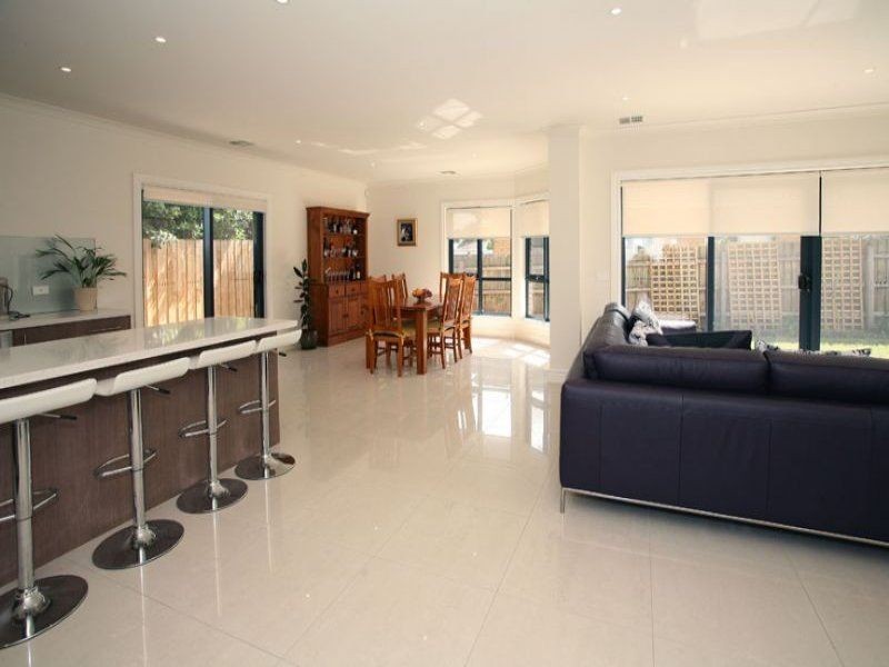 2/647 High Street Road, Glen Waverley VIC 3150