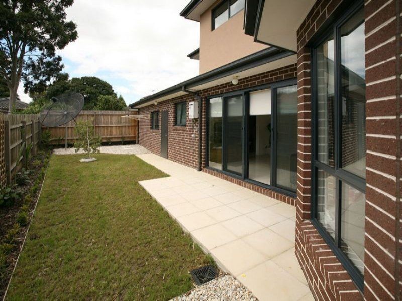 2/647 High Street Road, Glen Waverley VIC 3150