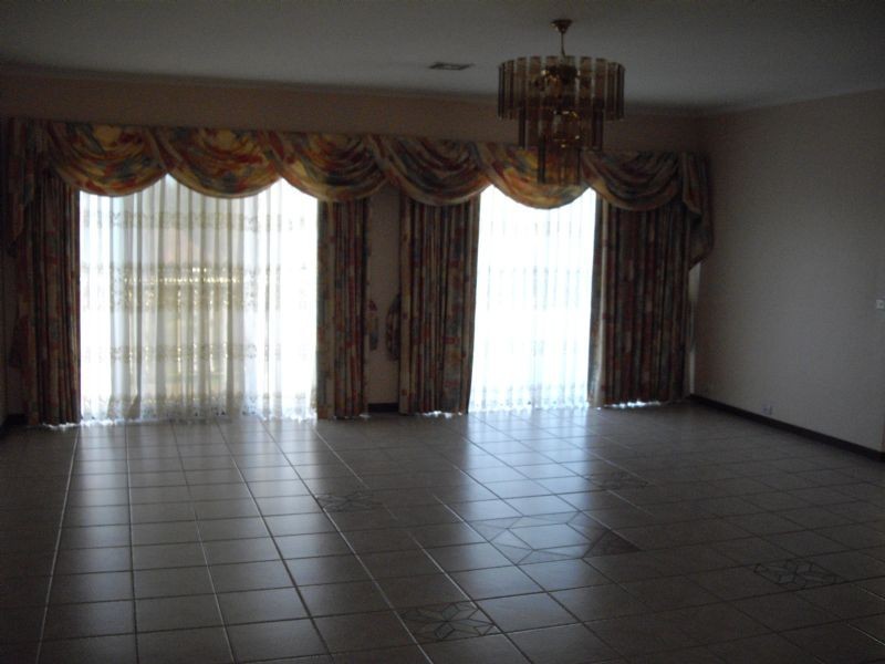 5 Marykirk Drive, Wheelers Hill VIC 3150