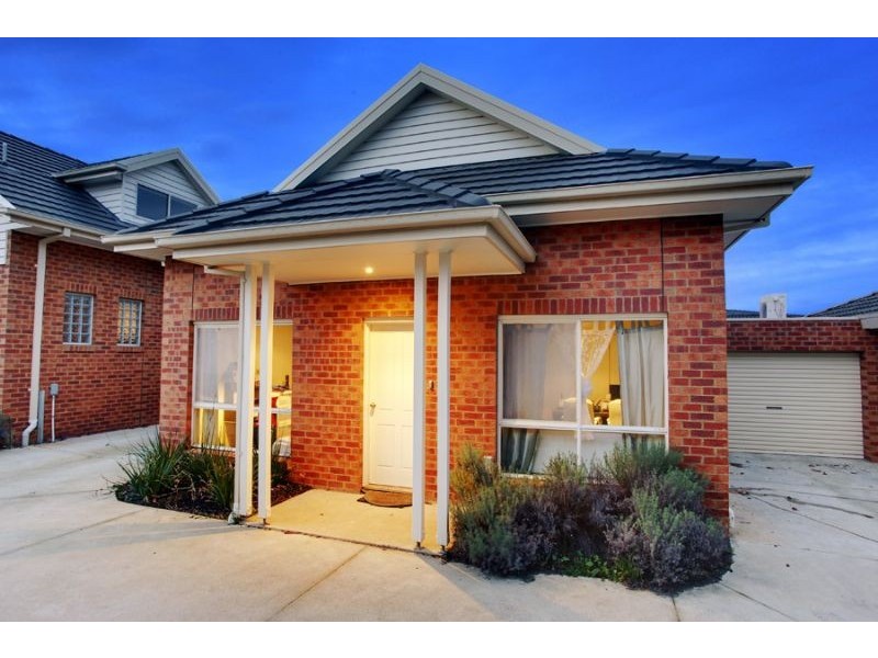 2/3 Saniky Street, Notting Hill VIC 3168