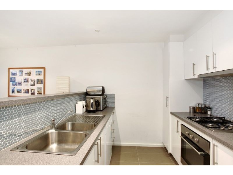 2/3 Saniky Street, Notting Hill VIC 3168