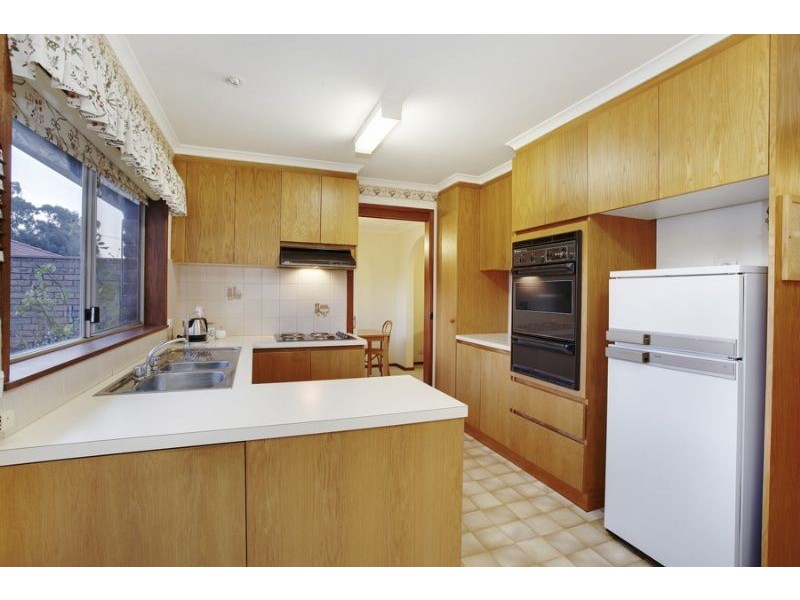 2/8 Madeline Street, Glen Waverley VIC 3150
