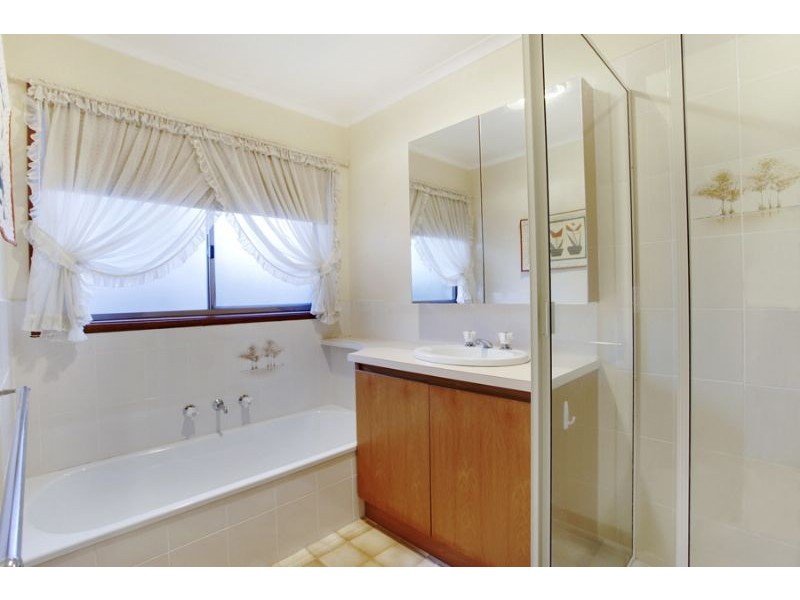 2/8 Madeline Street, Glen Waverley VIC 3150