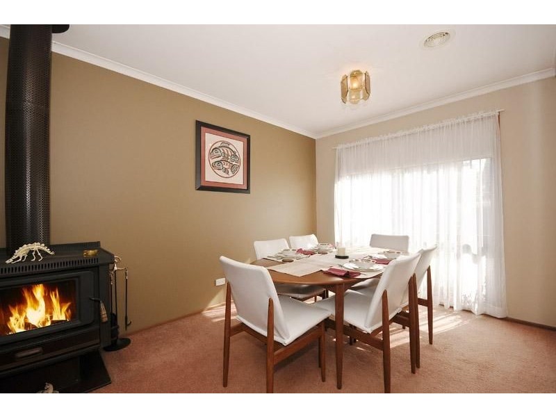 102 Wallace Road, Wantirna South VIC 3152