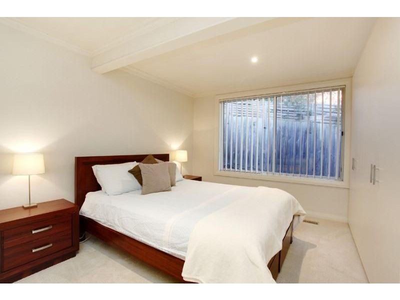 2/12 Marbray Drive, Glen Waverley VIC 3150