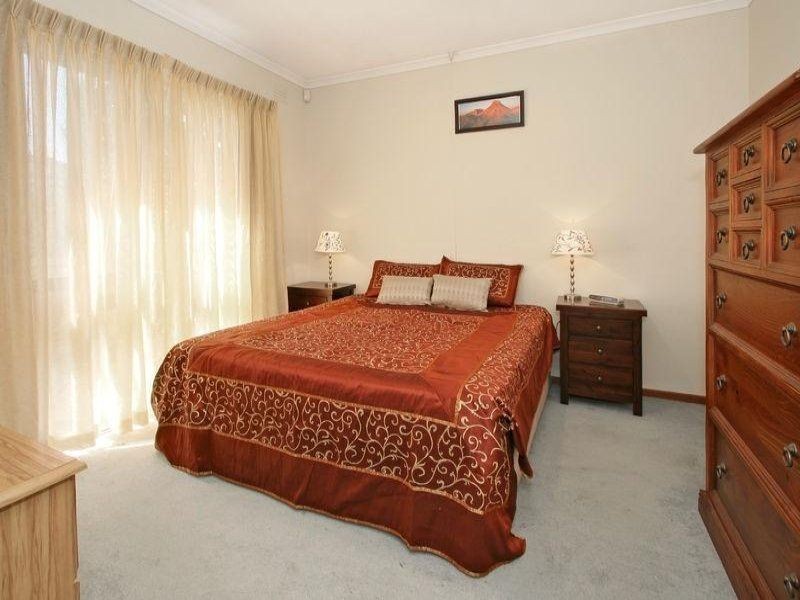 76 Campbell Street, Glen Waverley VIC 3150