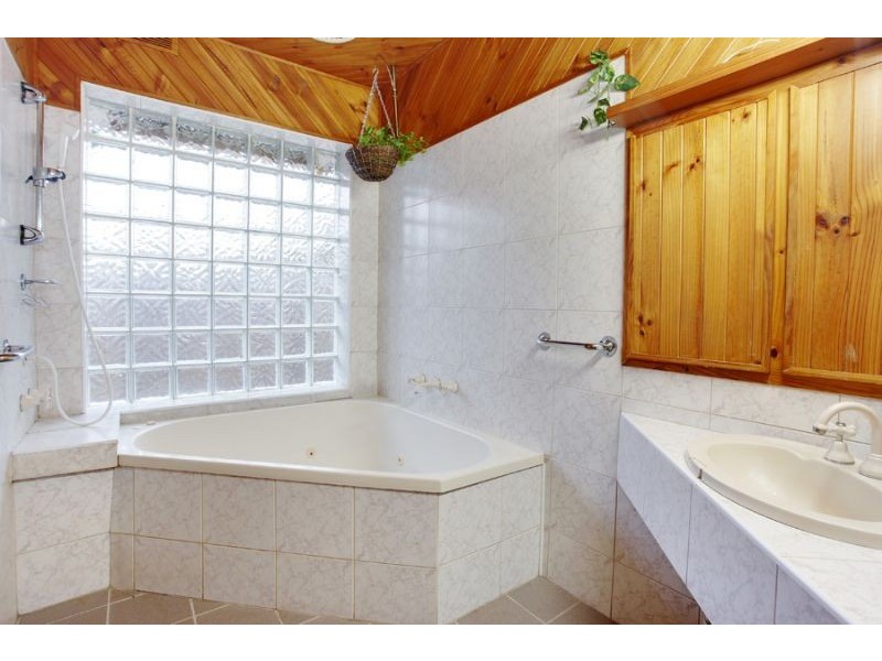 50 Glencairn Street, Mulgrave VIC 3170