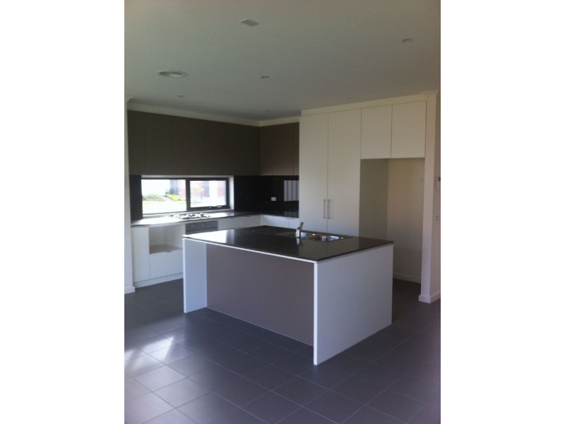 2 Anfield Crescent, Mulgrave VIC 3170