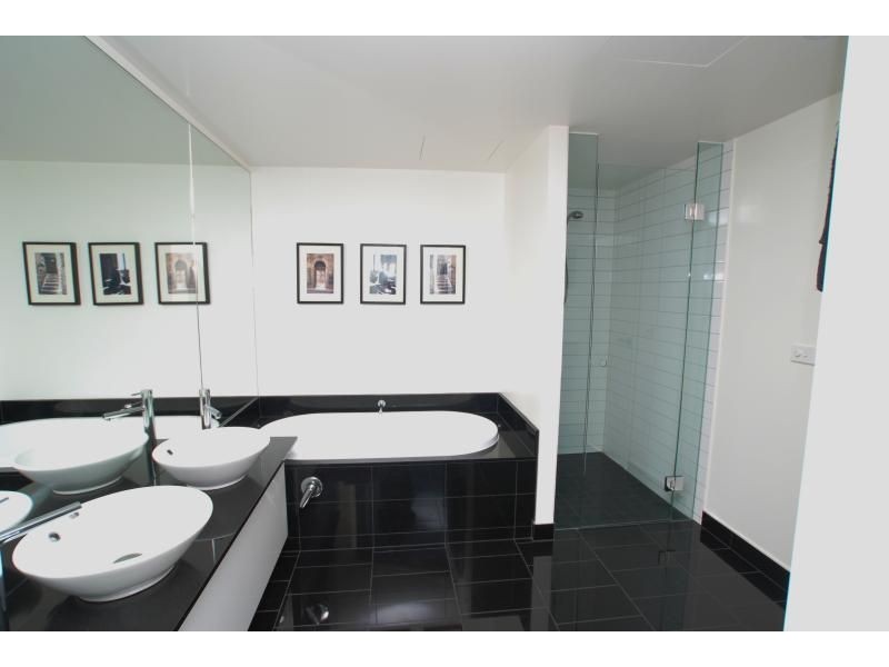 6607/7 Riverside Quay – Eureka Tower, Southbank VIC 3006