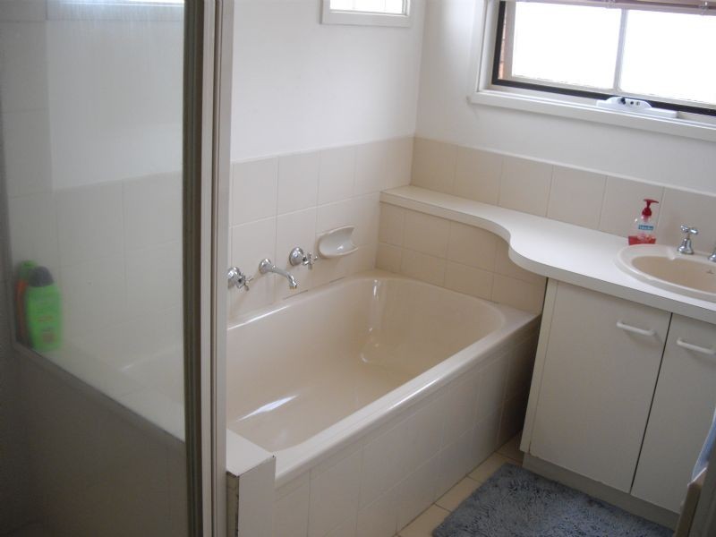 32 Chippendale Terrace, Burwood East VIC 3151