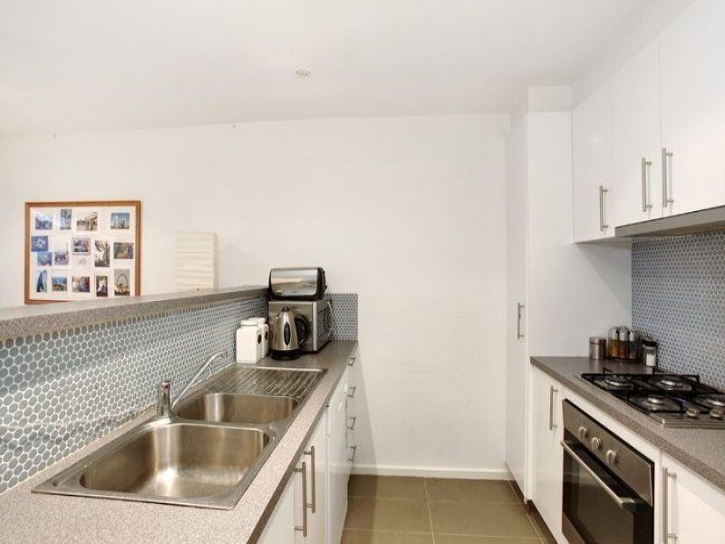 2/3 Saniky Street, Notting Hill VIC 3168