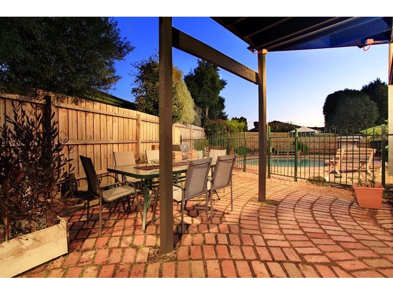 6 Le Fey Court, Glen Waverley VIC 3150