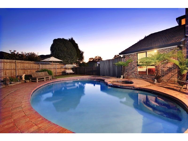 6 Le Fey Court, Glen Waverley VIC 3150