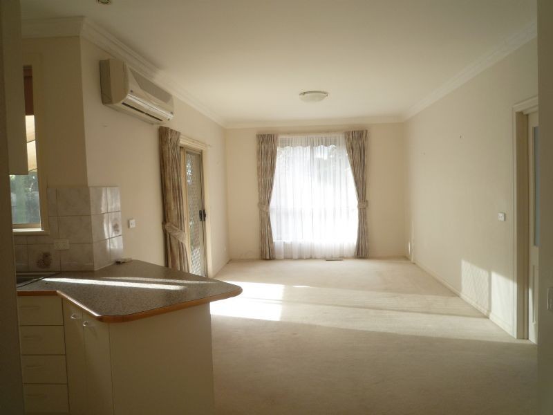 2/11 Lisbon Street, Glen Waverley VIC 3150