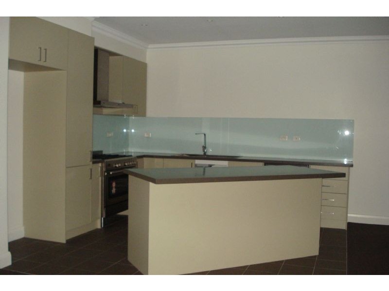 2/111 Tiverton Drive, Mulgrave VIC 3170
