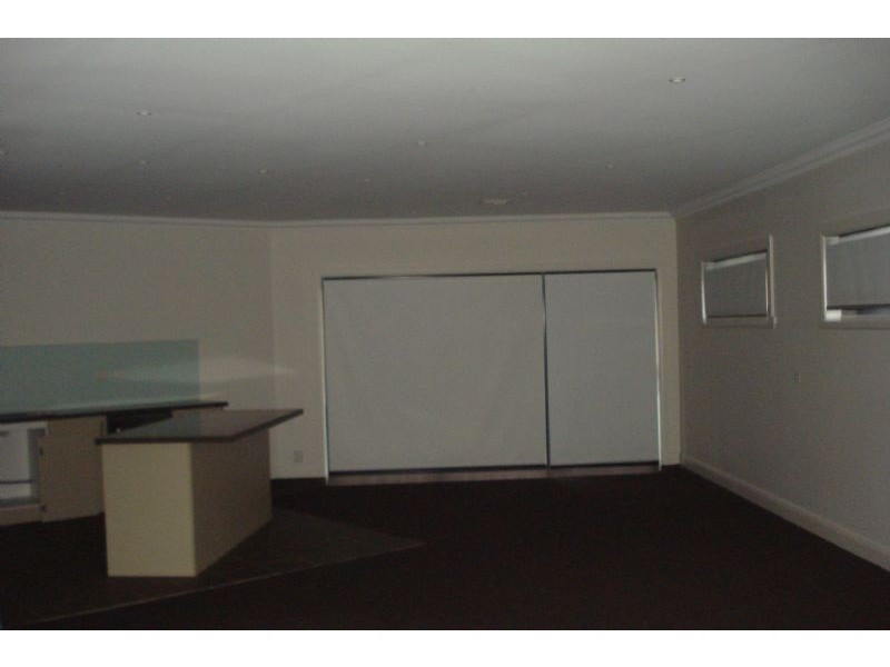2/111 Tiverton Drive, Mulgrave VIC 3170