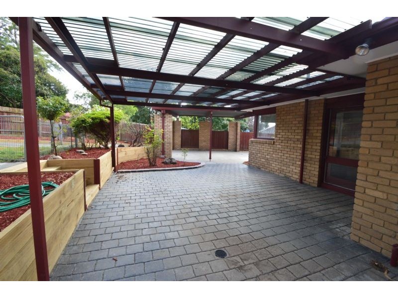 19 Explorers Court, Vermont South VIC 3133