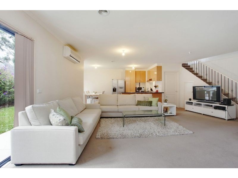 2/17 Avonhurst Drive, Glen Waverley VIC 3150