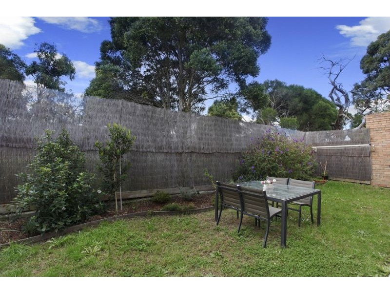 2/17 Avonhurst Drive, Glen Waverley VIC 3150