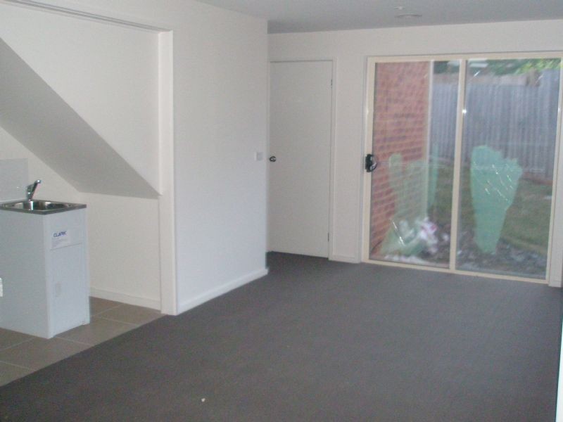 3/3 Saniky Street, Notting Hill VIC 3168