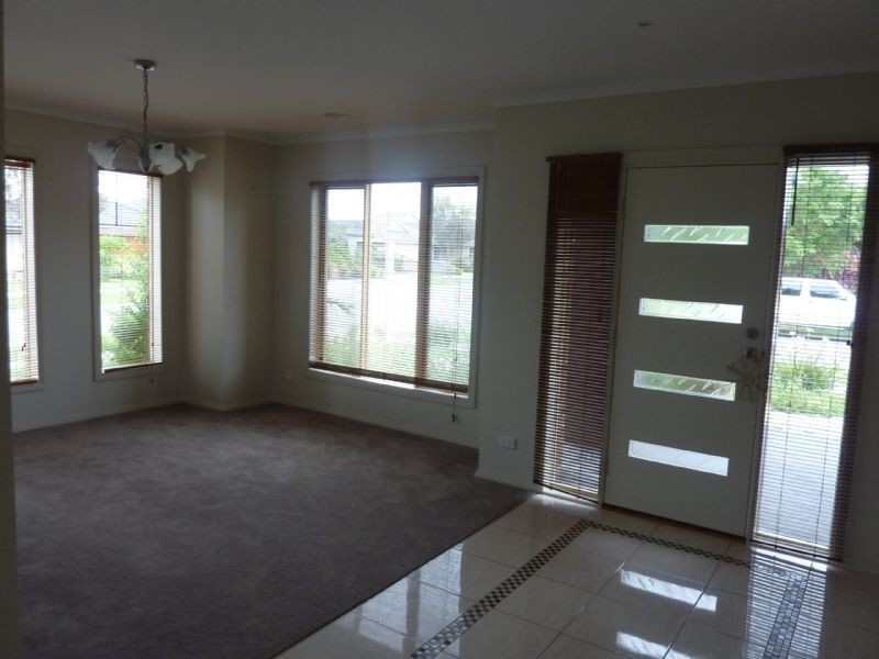 1 Cavalier Drive, Berwick VIC 3806