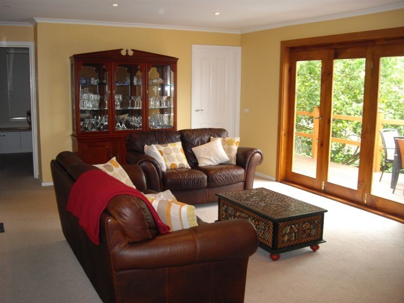 9 Christina Close, Wheelers Hill VIC 3150