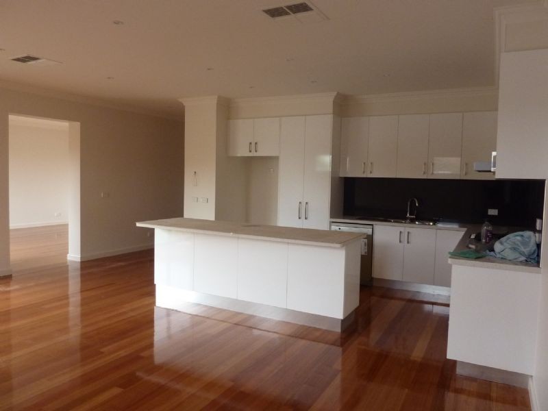 2/87 Cootamundra Drive, Wheelers Hill VIC 3150