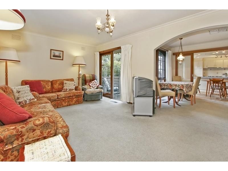 34 Knights Drive, Glen Waverley VIC 3150