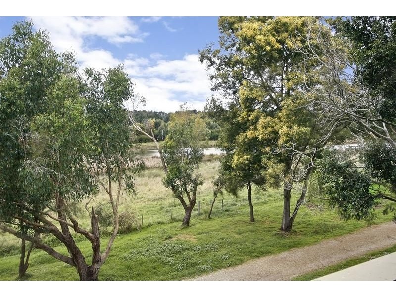 34 Knights Drive, Glen Waverley VIC 3150