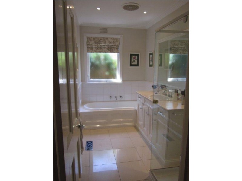 7 Will Street, Forest Hill VIC 3131