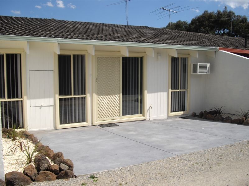 1/7 Carramar Avenue, Glen Waverley VIC 3150