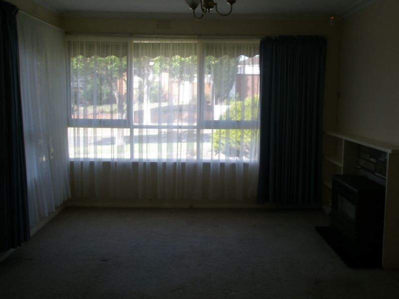 7 Long Beach Crescent, Mount Waverley VIC 3149