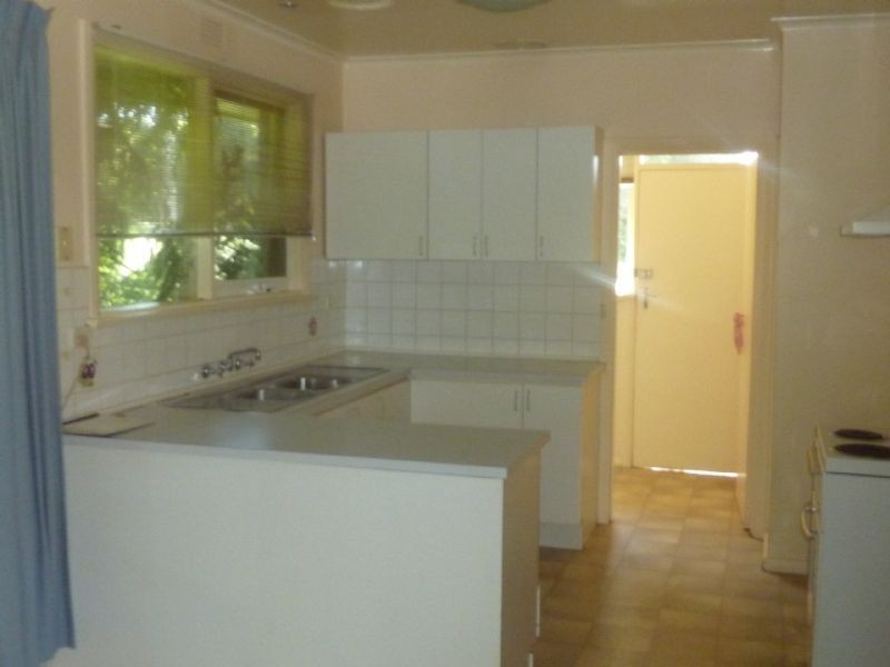 7 Long Beach Crescent, Mount Waverley VIC 3149